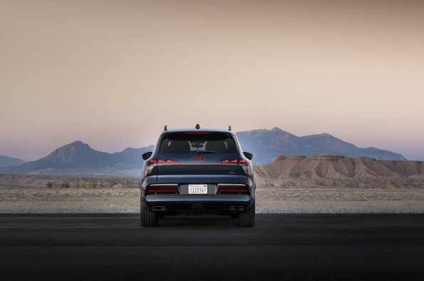 Audi Q9 - outdoor