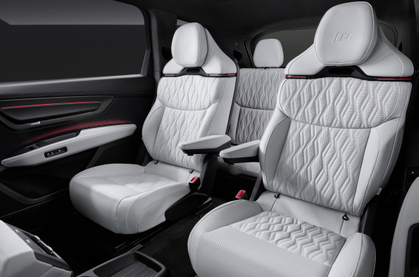 Audi Q9 - interior