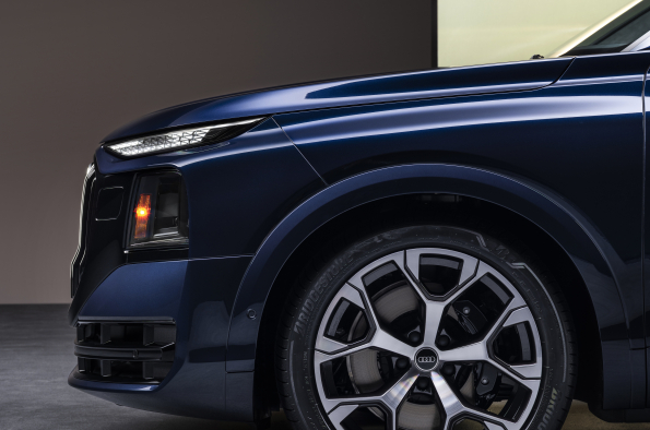 Audi Q9 - on location