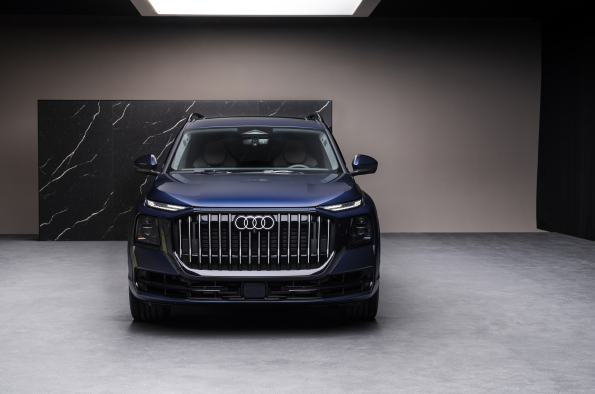 Audi Q9 - on location